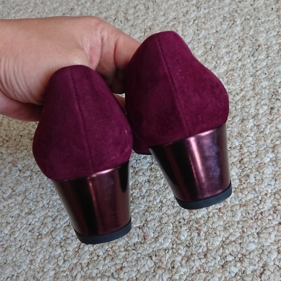 The STUART POWER BLOCK pump heels in rich burgundy size 6M - Picture 9 of 15